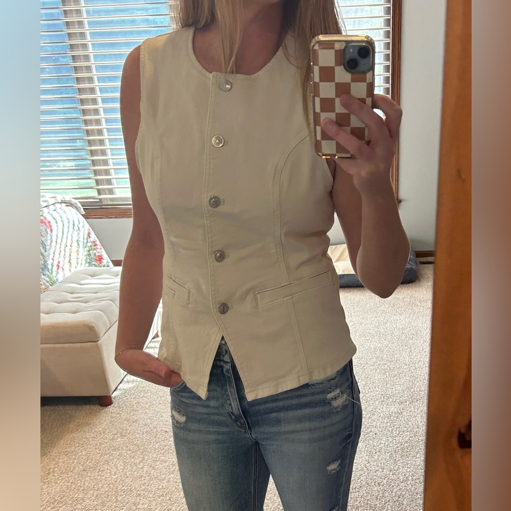 American Eagle Beige Button-Up Vest